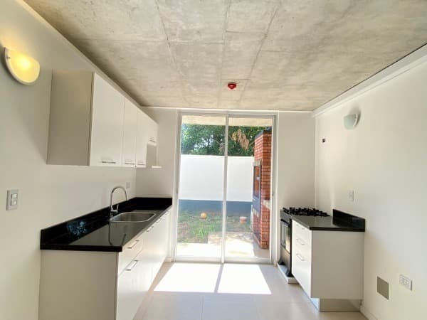 Dúplex en condominio alta vida Luque