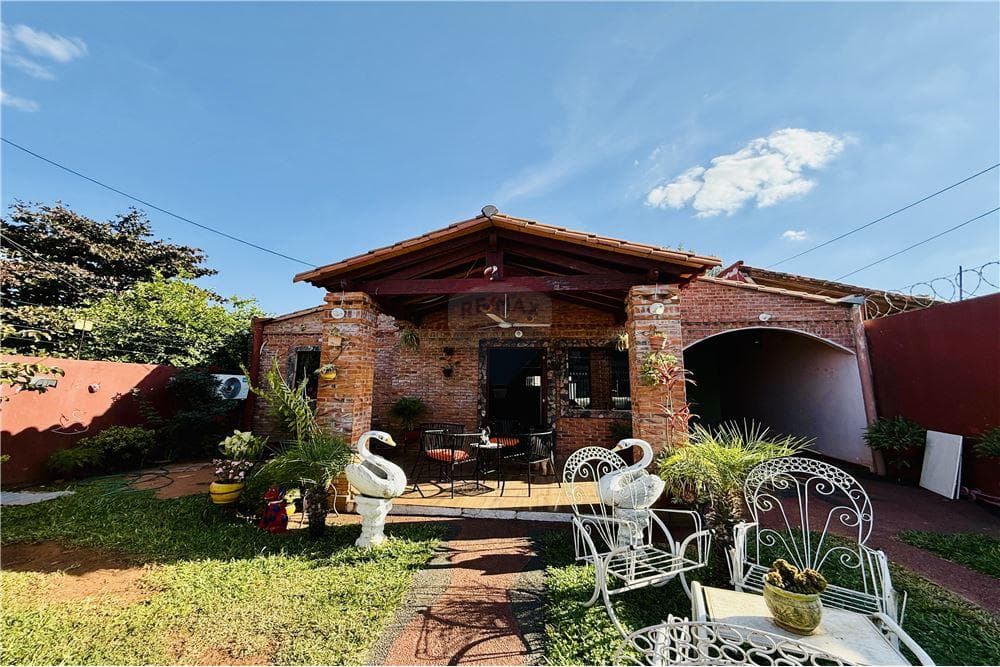 Casa en una planta a precio de dúplex! Barrio Centro - Villa Elisa