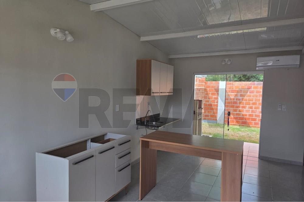 Chalet - Alquiler - Luque, Central, Paraguay — foto 3