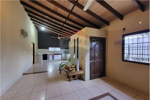 En esquina casa de 3 dorm+3 salones comerciales — foto 4