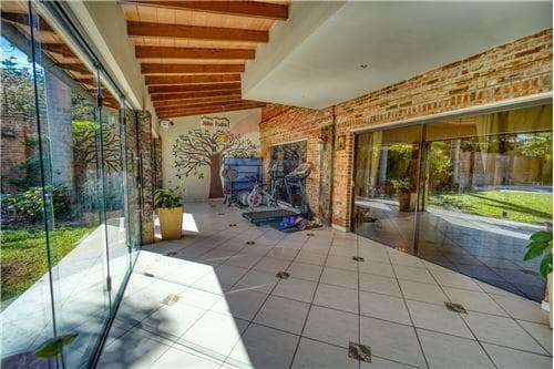 Residencia que se encuentra en el barrio Felicidad, foto 3