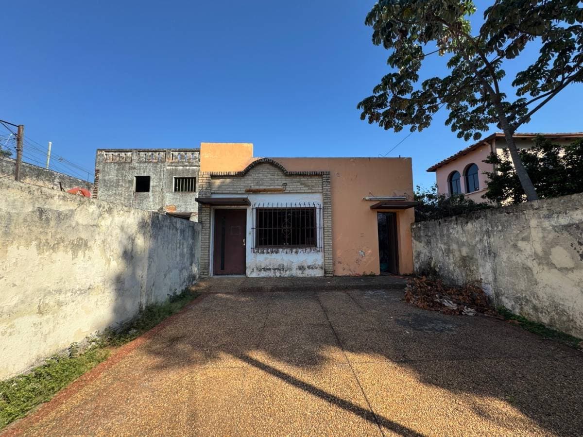 VENDO Casa 2 dorm | 3 Cocheras | Buen Estado | Barrio Obrero