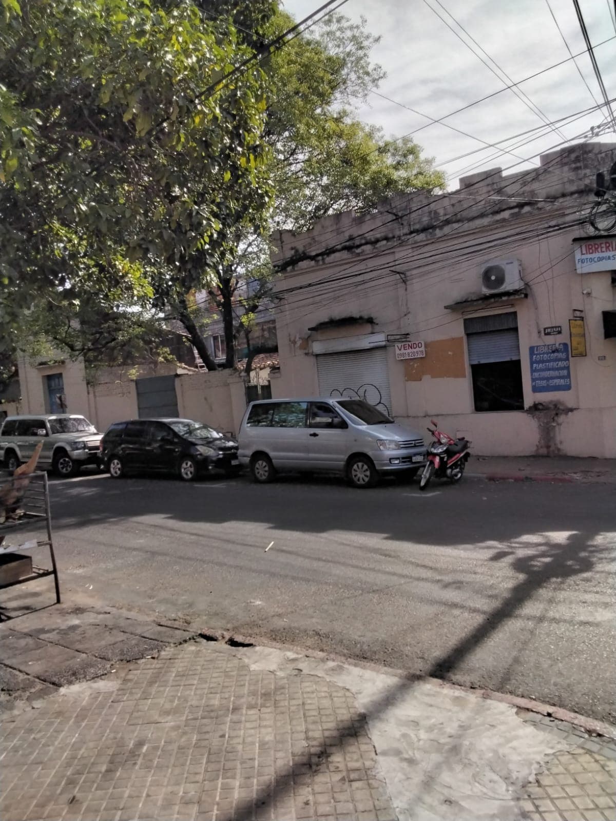 Espéctacular Esquina Para Inversionistas Sobre La Calle Montevideo Y Jejui — foto 4