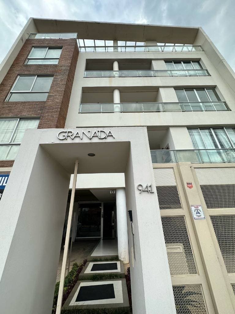 Amplio dpto. De 3 habs. + as en el edificio granada, foto 1