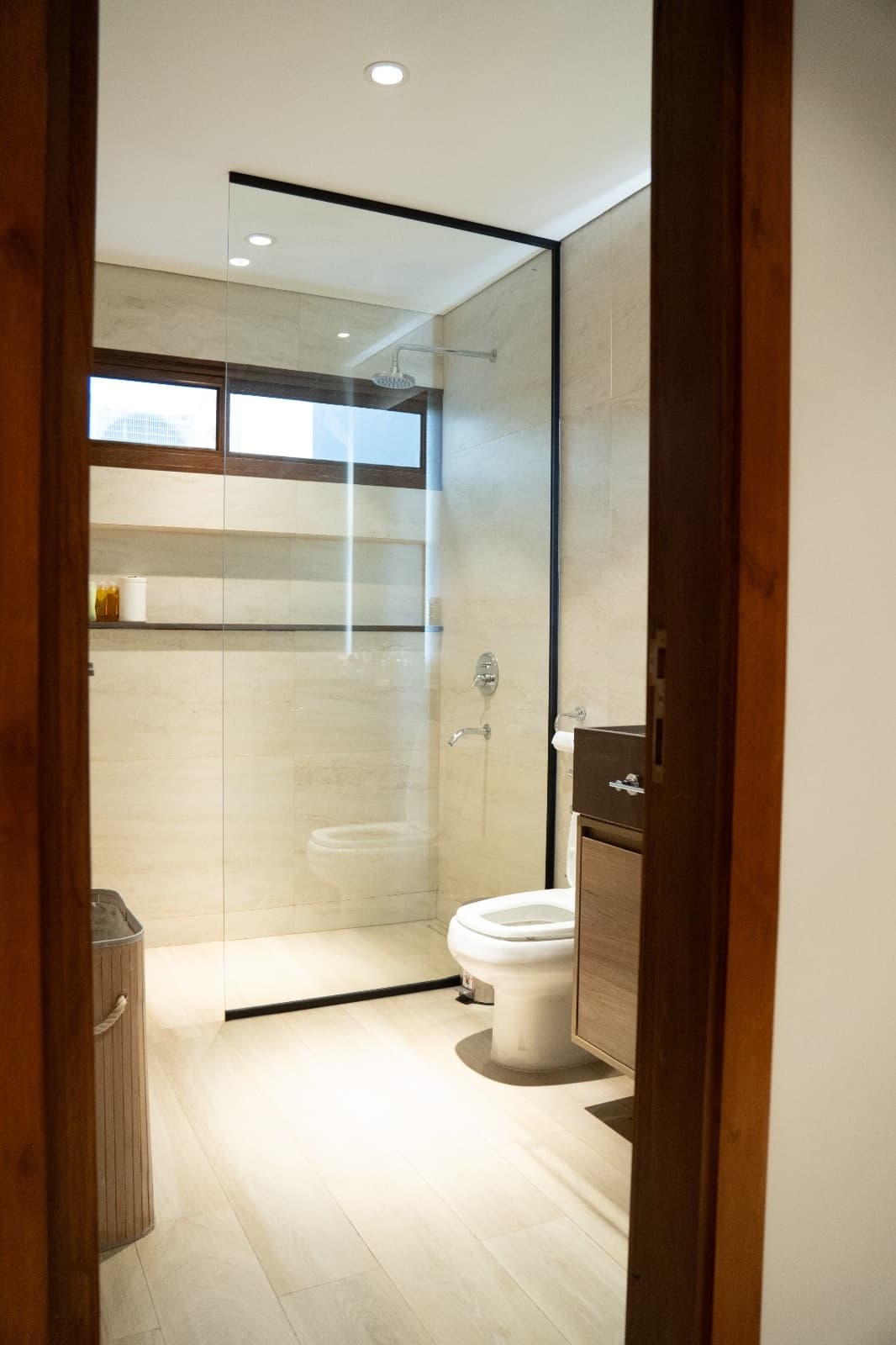 Incomparable Residencia de Autor en Venta – Barrio Mburicaó, foto 4