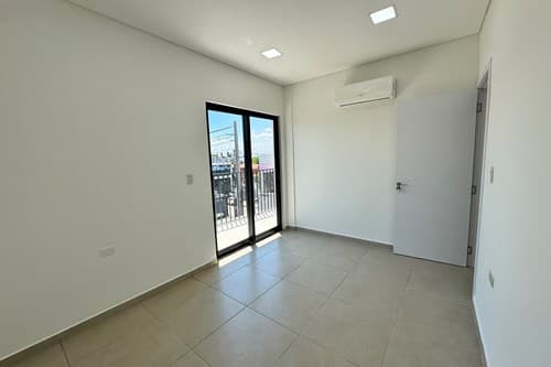 Departamento-Alquiler-Av 1ro. de Marzo c/ Ytororo, Lambaré, Central — foto 3