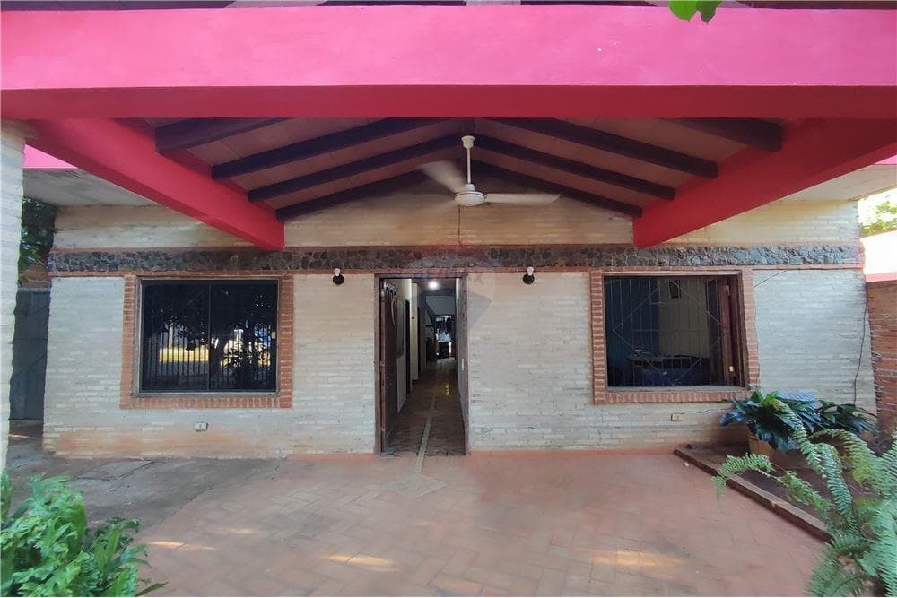 En venta casa en laurelty - Luque, foto 2
