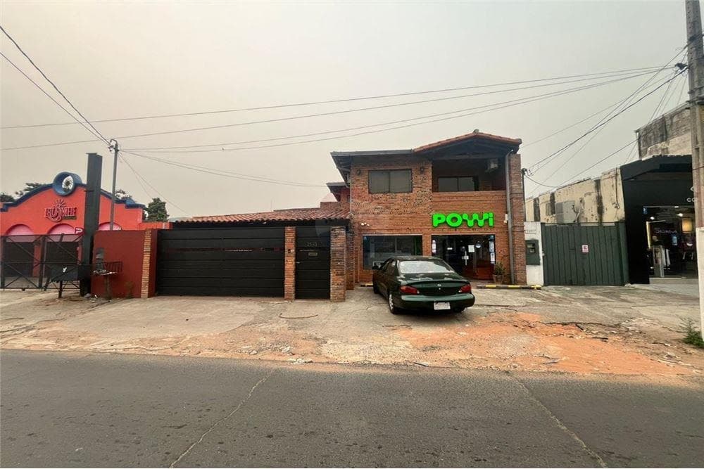Vendo casa con salon comercial sobre cacique lambare
