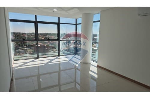 Alquilo Oficina Amoblada de 172 M2 en Trading Park Asunción