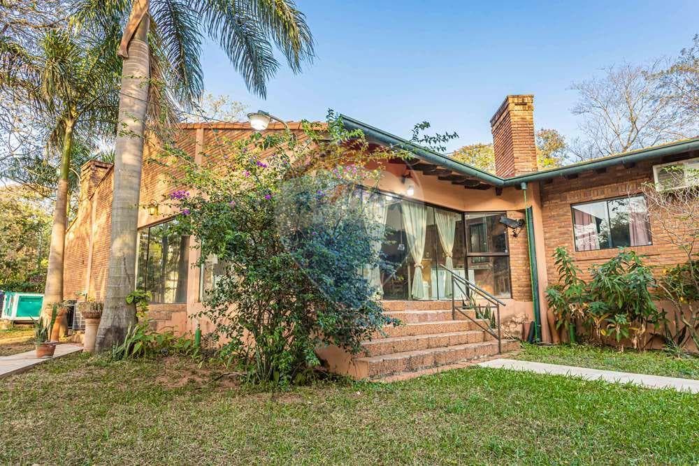 Imponente casa clasica - zona yacht - lambare, foto 2