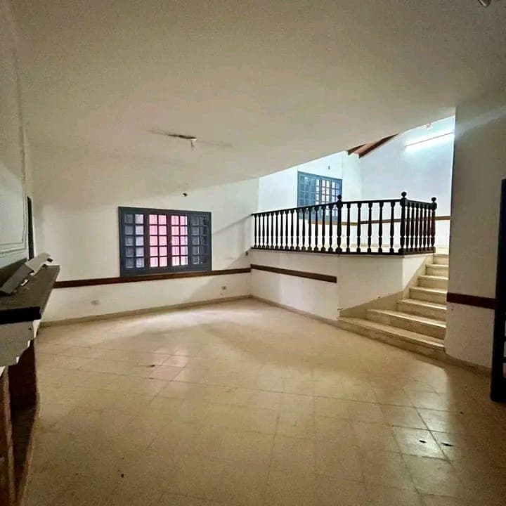 casa de 1540 m2 zona mburubicha roga, foto 5