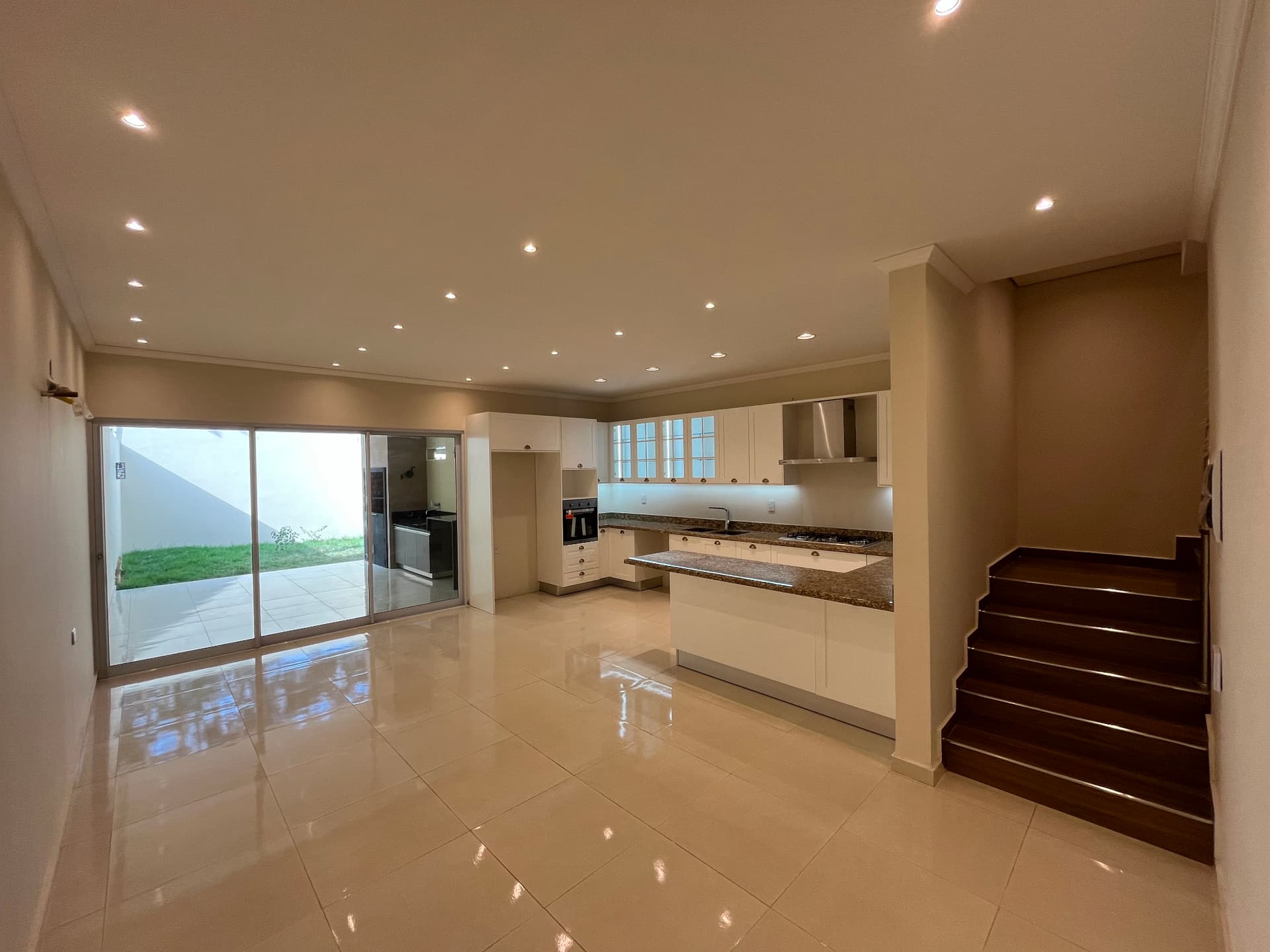 Duplex - zona shopping Pinedo (San Lorenzo, limite Fernando de la Mora), foto 3
