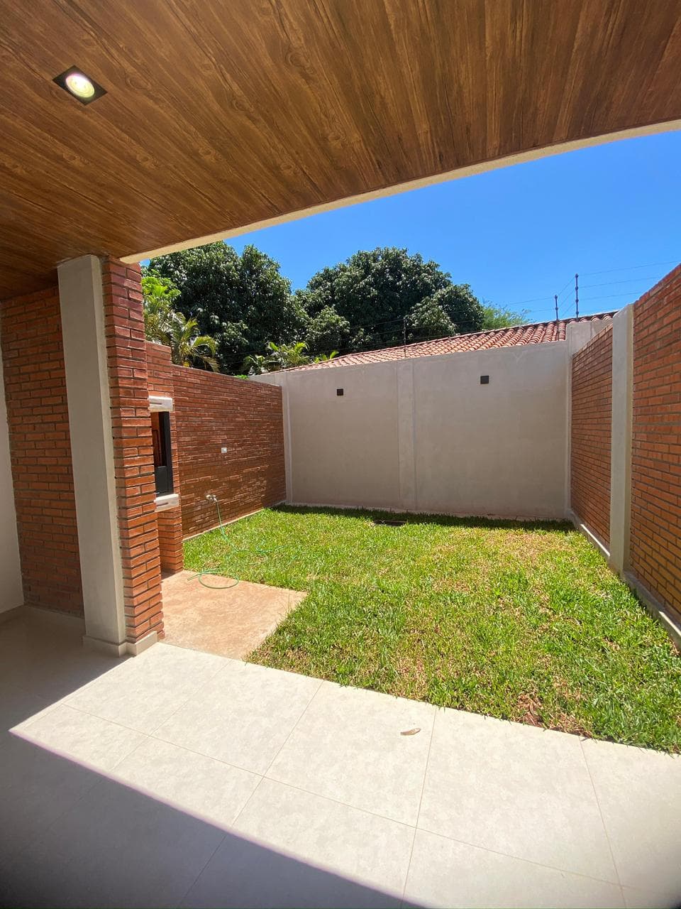 **alquilo dúplex amoblado de 3 dormitorios en Luque – barrio cerrado**, foto 3