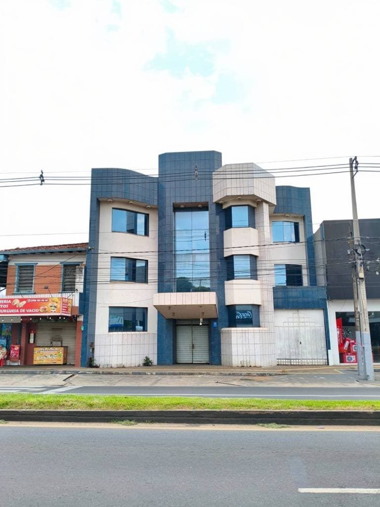 Edificio corporativo en el centro Luque, foto 2