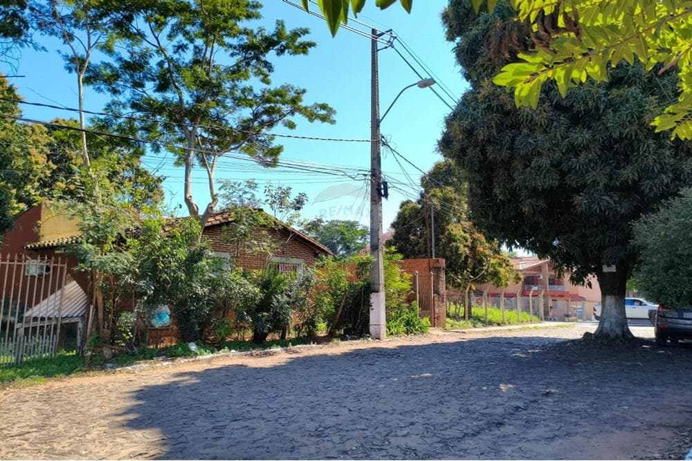 ¡Terreno en Lambaré: Inversión Ideal!