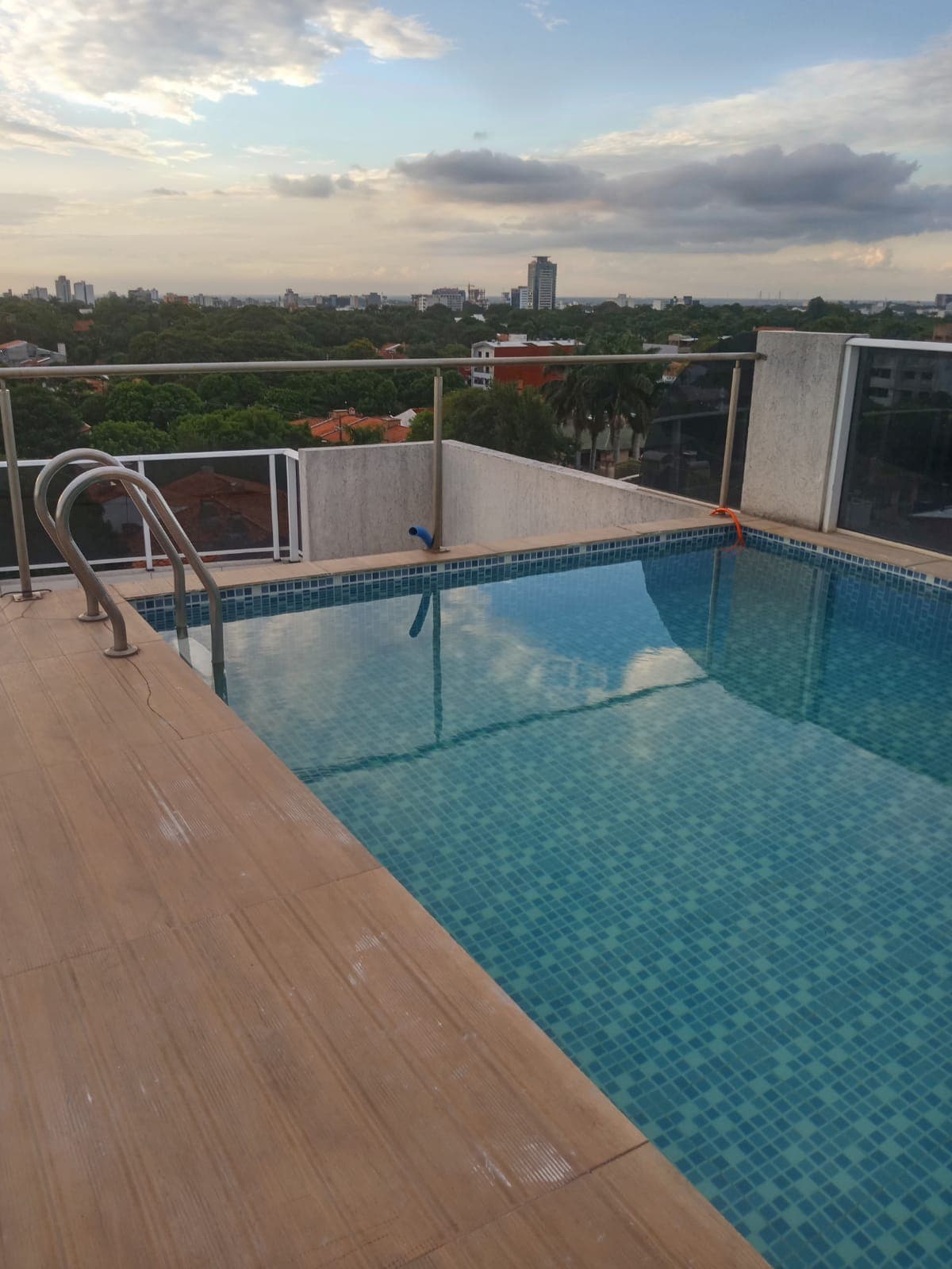 Departamento en los laureles, edificio la alameda — foto 1