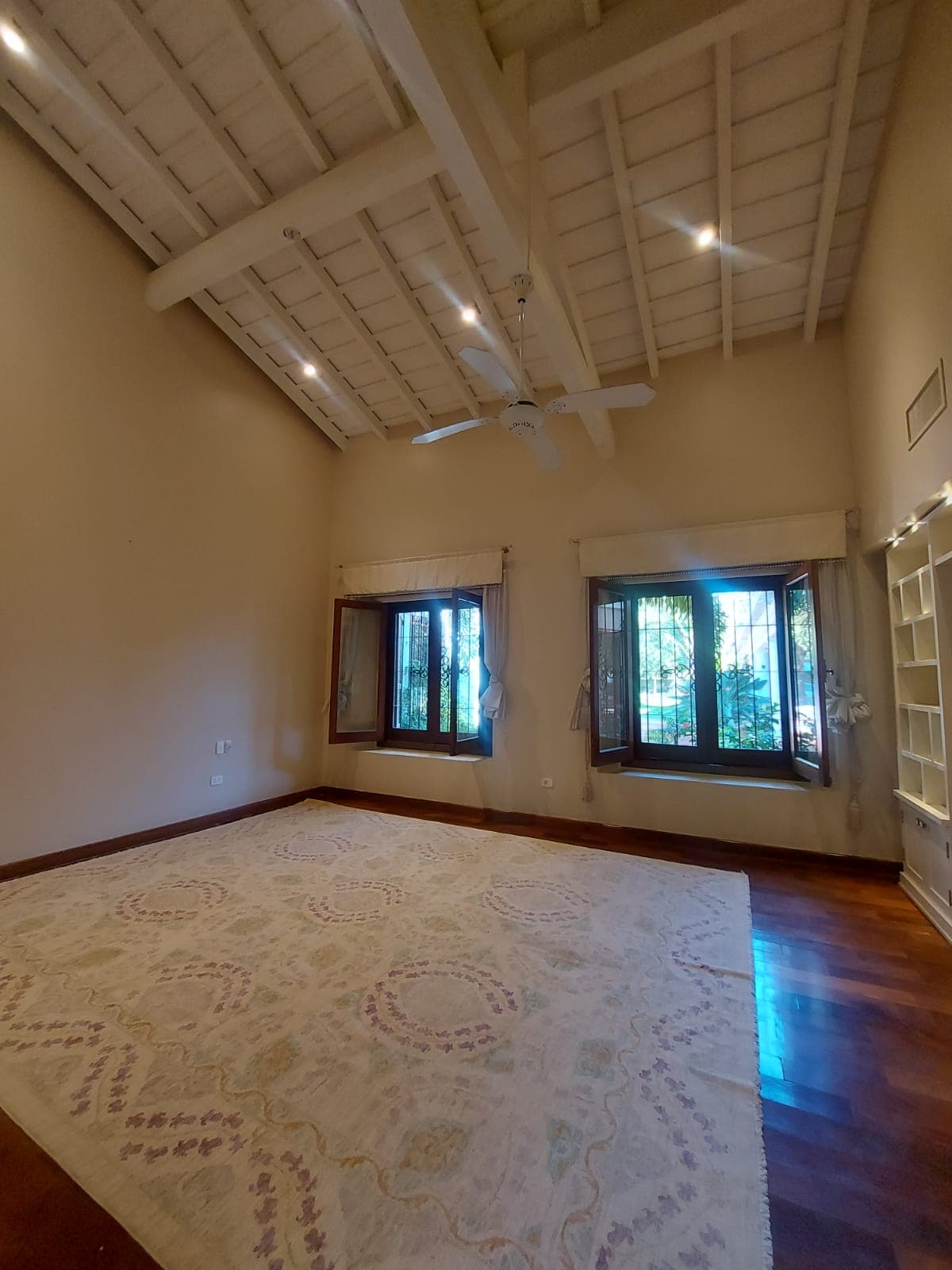 Hermosa Casa de 5 Suites y Casi una Hectárea en Surubi’i. COD A6, foto 4