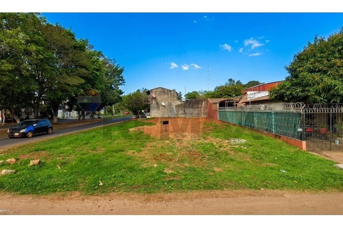 Amplio Terreno En Una Esquina De Capiata — foto 3