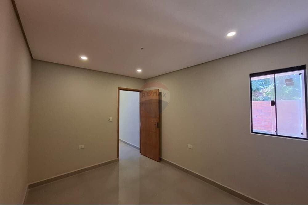 Dúplex a estrenar en esq en Maramburé Luque, foto 4