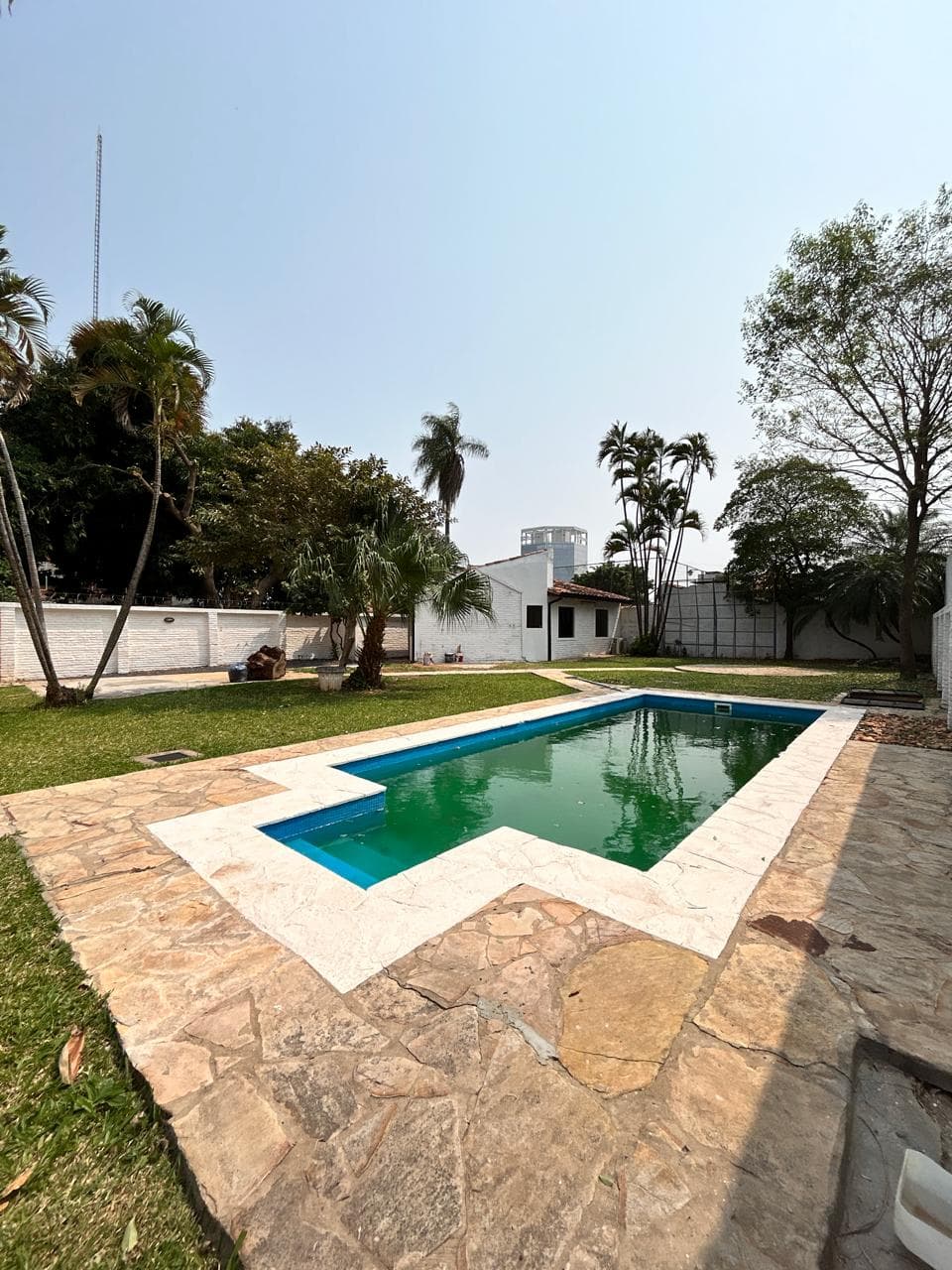 Casa súper amplia en alquiler toda en planta baja