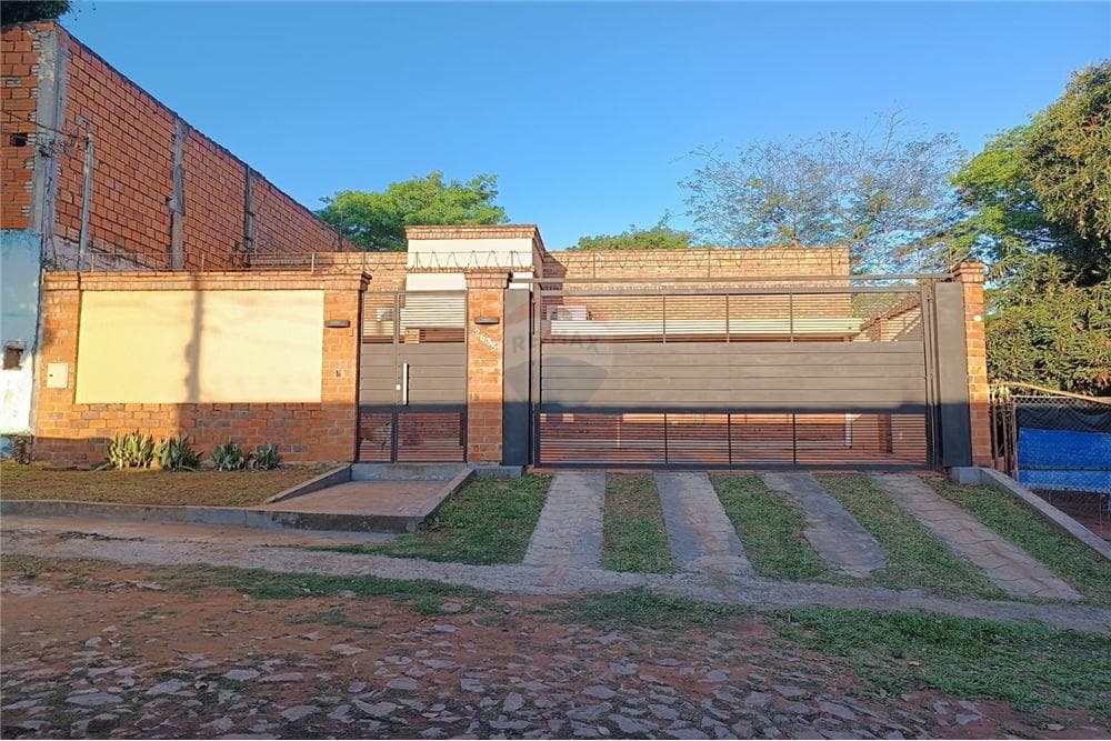 Alquiler de casa amplia en Lambaré con Patio
