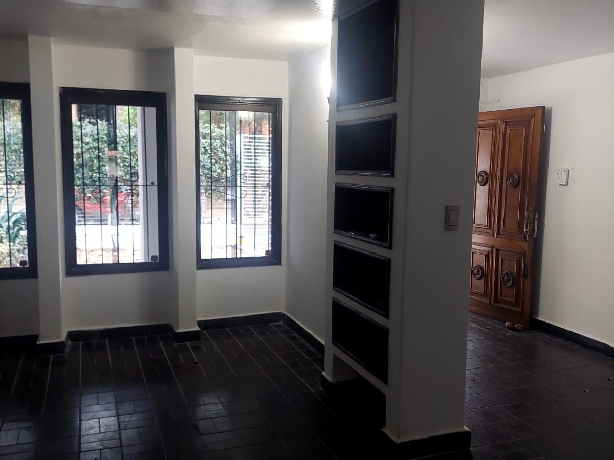Amplia casa para vivienda u oficina en barrio Jara, foto 4