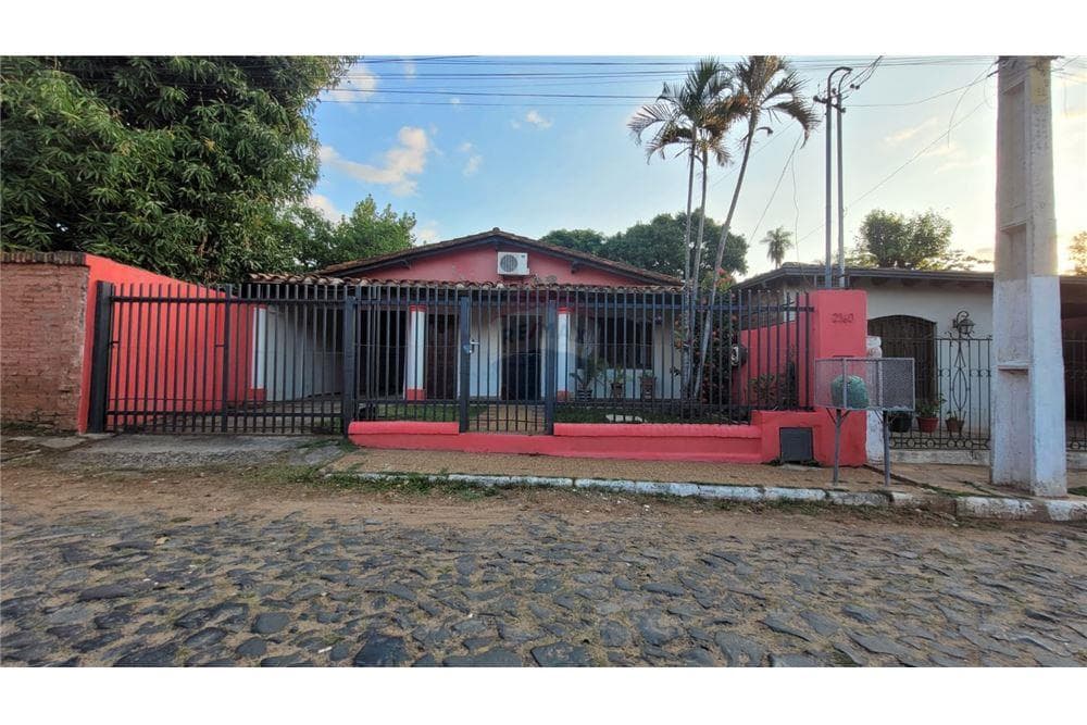 Propiedad en bo. Mbocayaty zona col santa ana