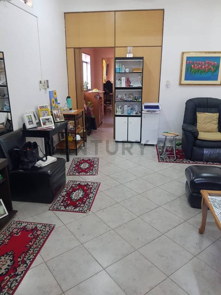 Amplio terreno con edificación — foto 3