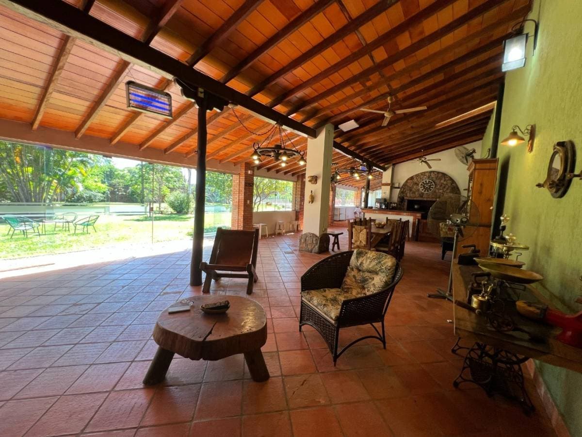 Hermosa y amplia casa quinta en Capiatá, foto 2