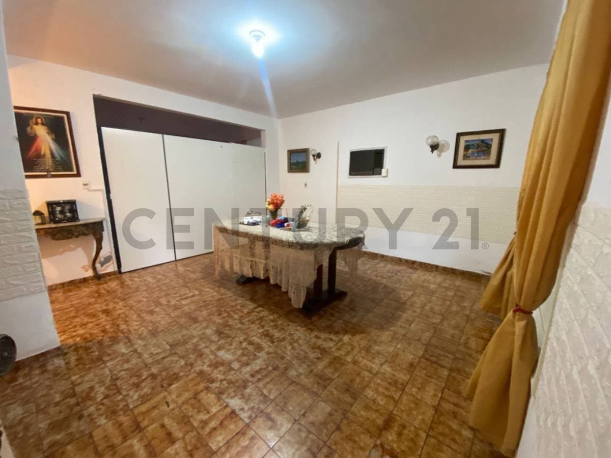 Casa de 563 m2 en barrio san pablo, asuncion, foto 2