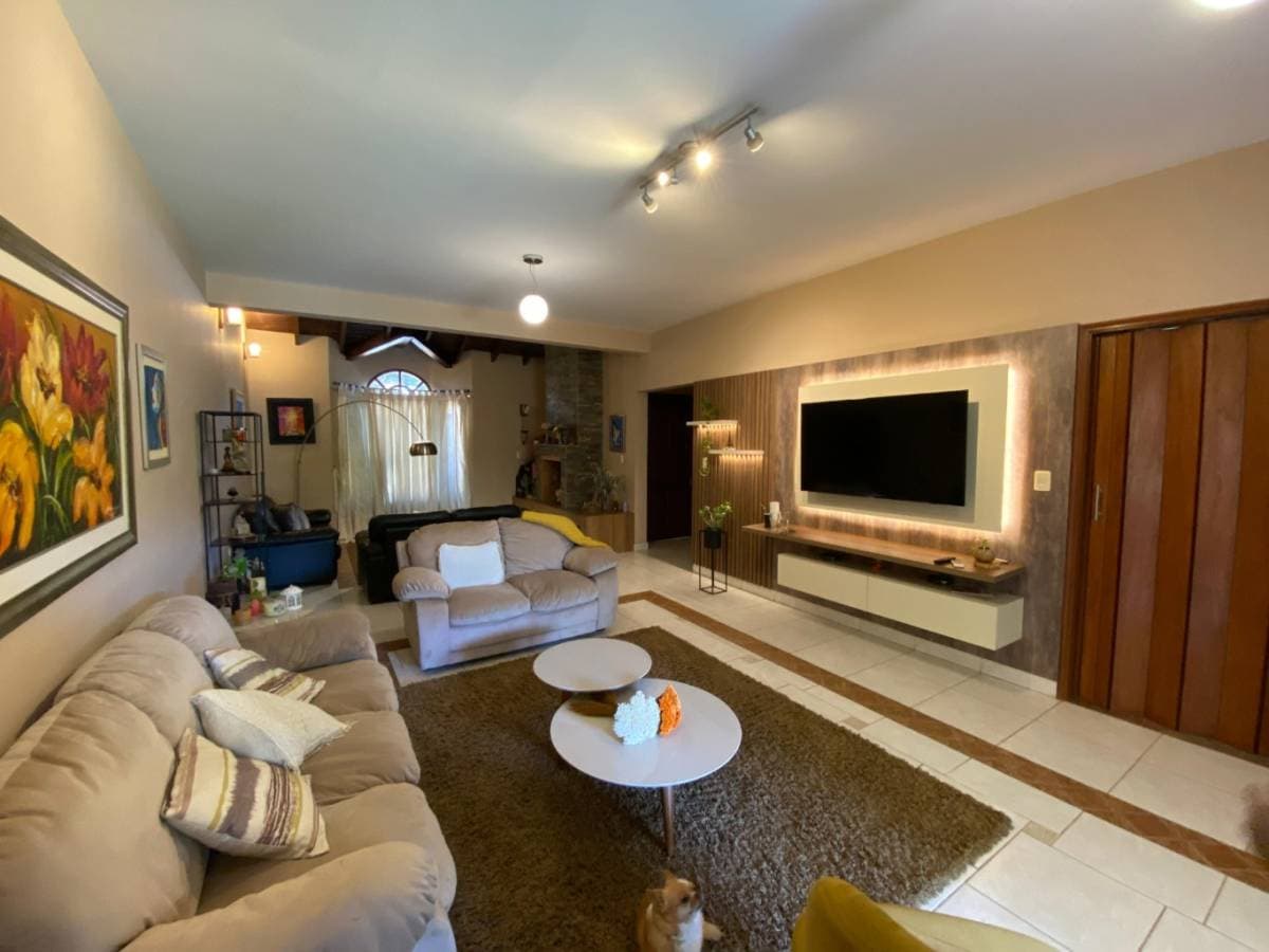 Hermosa residencia en el barrio mburucuya, foto 3