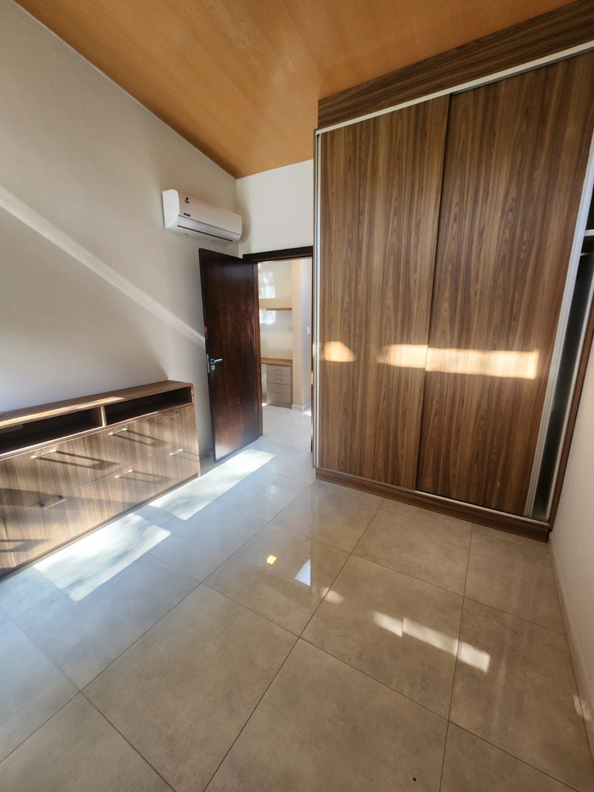 Hermosa casa con quincho en barrio cerrado terra viva – maramburé, Luque, foto 5