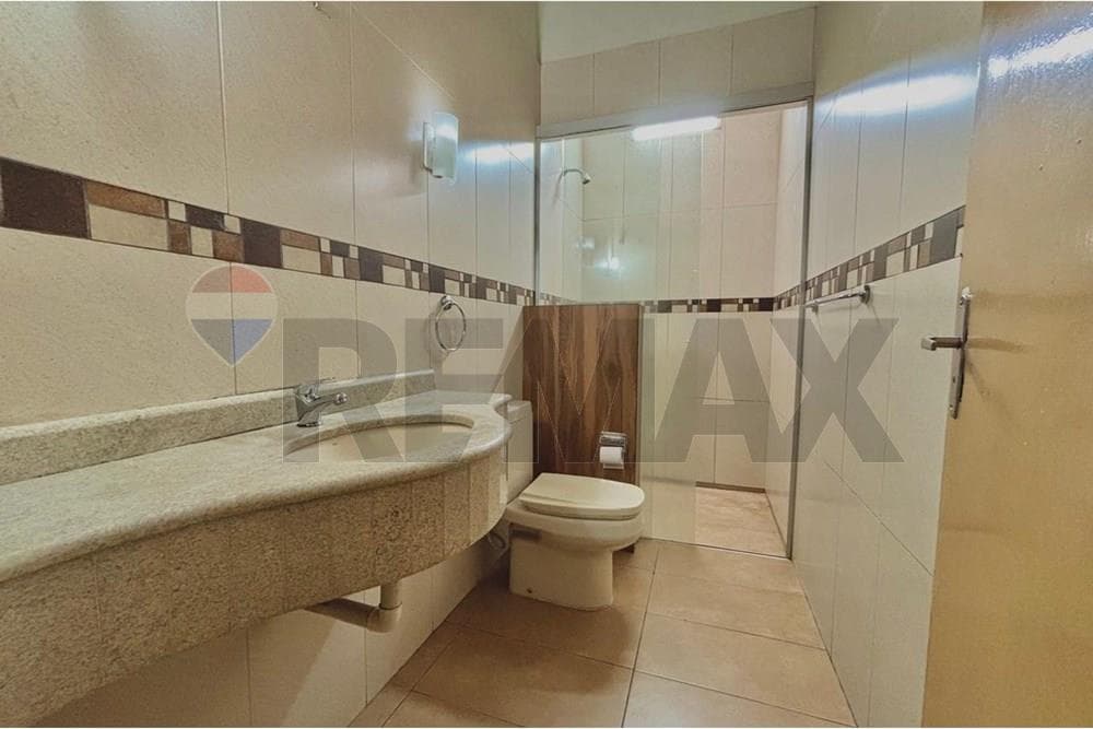 Casa De 2 Dormitorios En Alquiler - Excelente Ubicación En Lambaré, foto 3