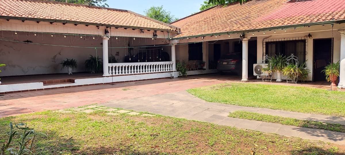 Casa en Venta 4 dormitorios - Luque, Central, foto 3