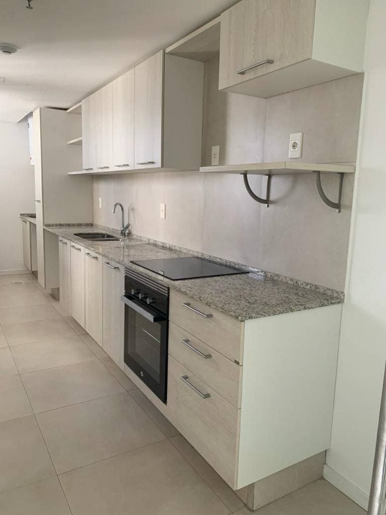 En venta, Departamento 2 habitaciones 2 cocheras Las Mercedes, foto 2