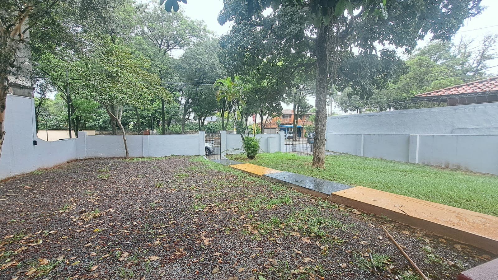 Alquilo casa sobre bruno guggiari