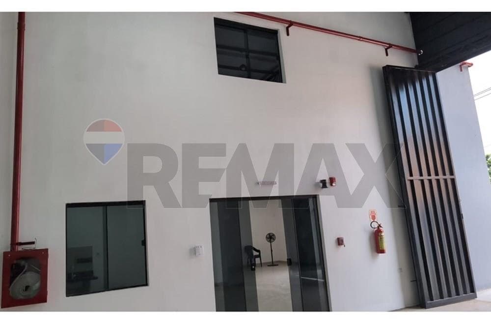 Depósito con oficina y amplio Showroom. A estrenar, foto 3