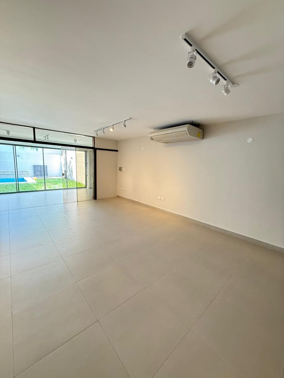 Hermoso Duplex de 3 Habit en Suite con Piscina, foto 2
