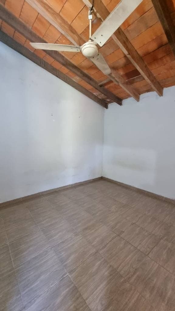 Terreno + pequeña construccion en mora kue oportunidad de inversión- Luque, foto 4