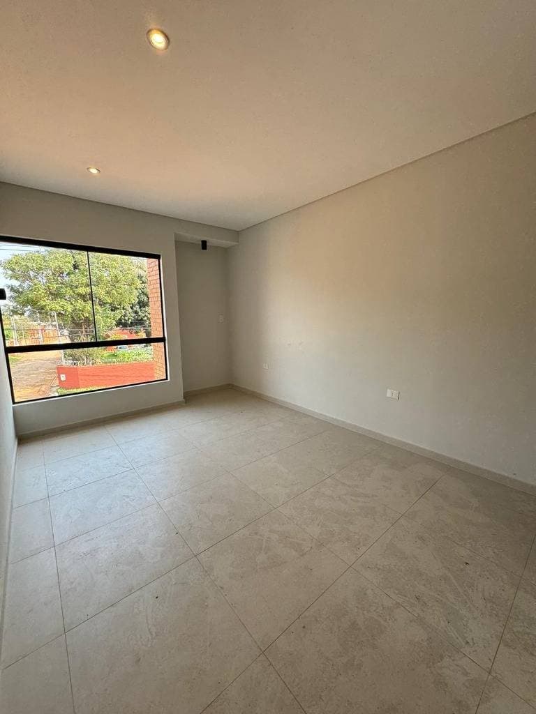 Endo hermoso dúplex a estreanar en Luque zona plaza madero, foto 4