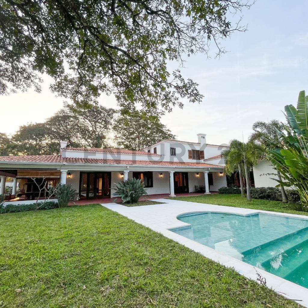 En venta – exclusiva residencia de lujo en surubi’í, foto 2