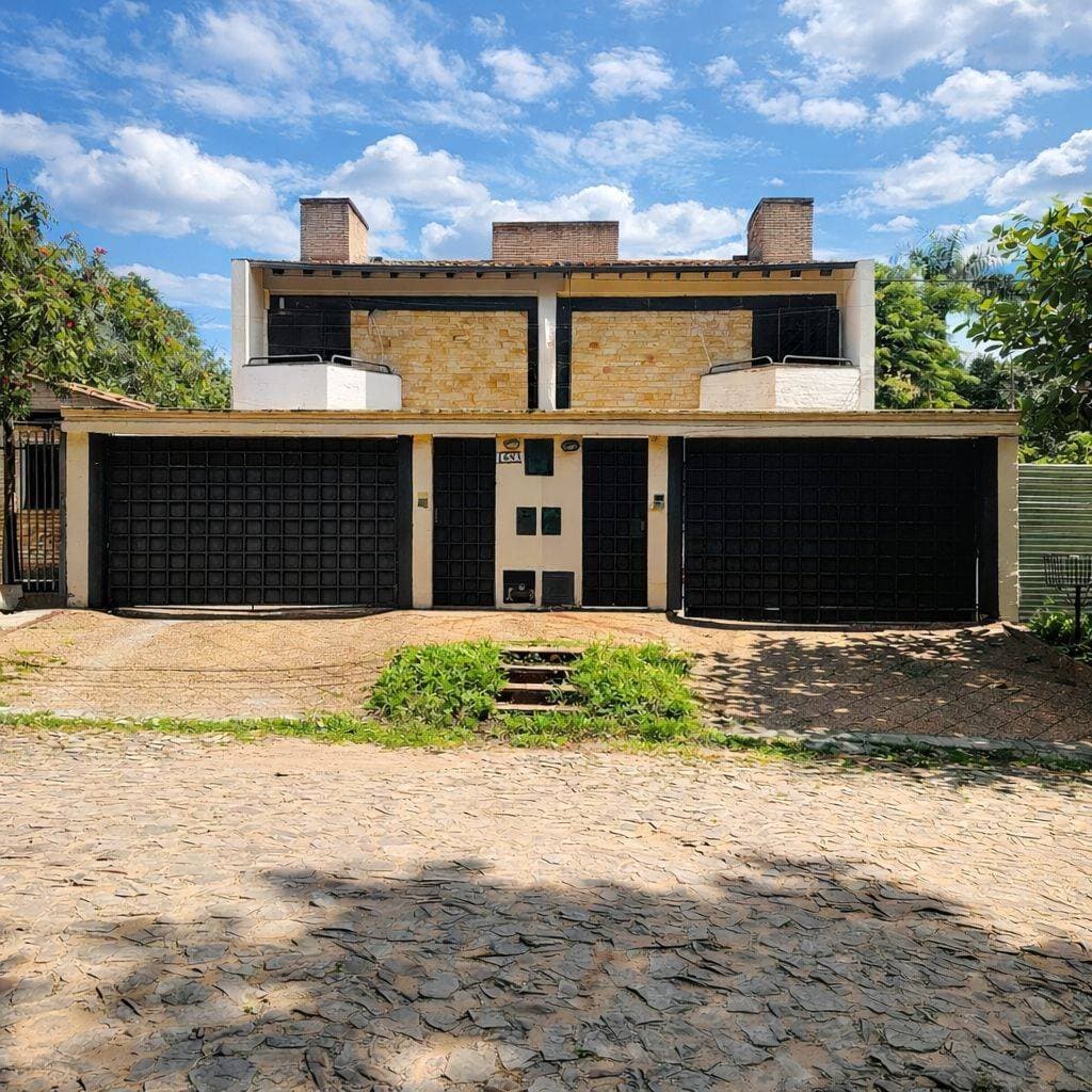 Vendo 2 duplex juntos en la mejor zona de mburucuya