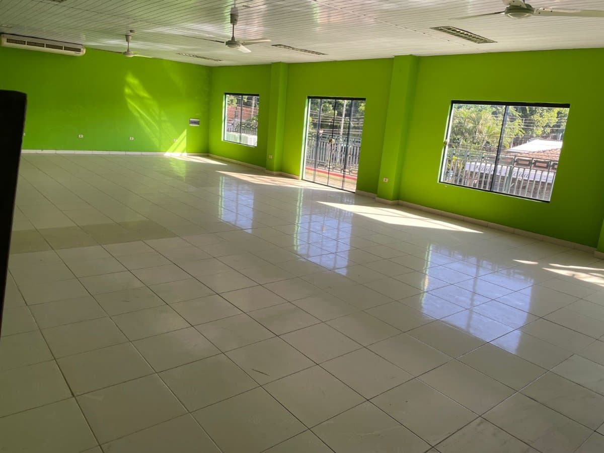 Amplio local comercial en San Lorenzo – zona reducto, foto 4