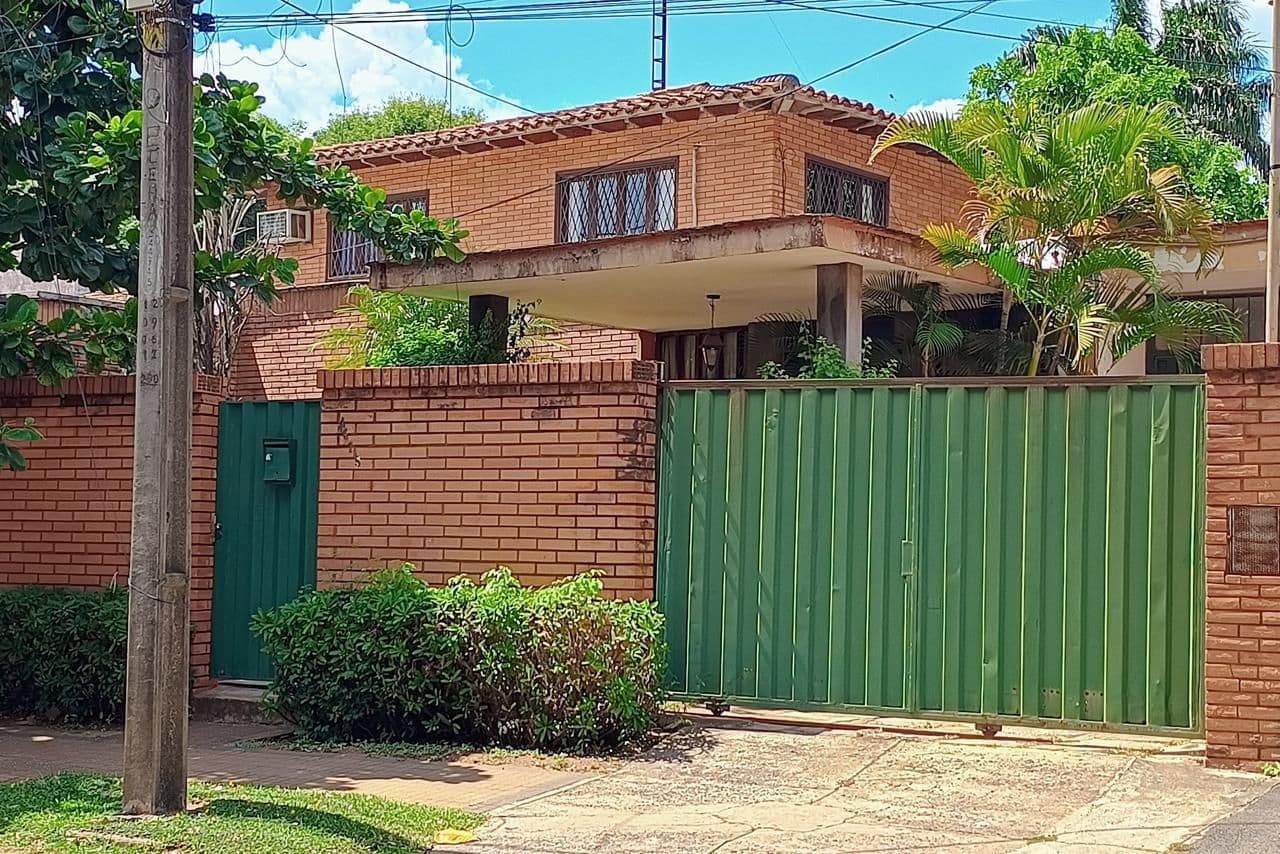 Amplia Propiedad en barrio Los Laureles, foto 2