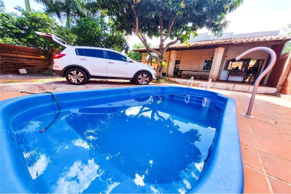 Alquilo hermosa casa en primer barrio