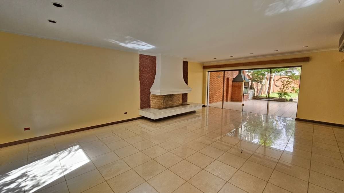 Residencia Ideal para Oficina o Vivienda – Villa Morra, foto 2