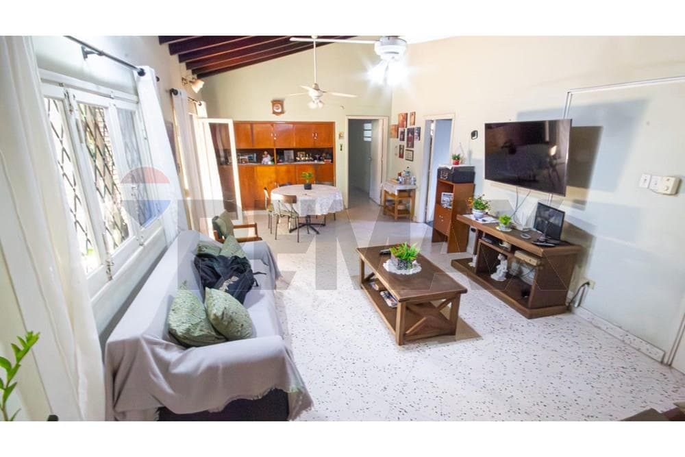Casa en venta - sajonia — foto 3