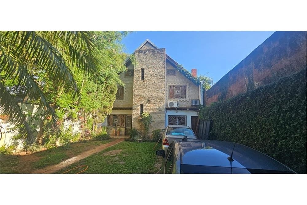 Amplia Casa con Piscina en Sajonia, Asunción, foto 1