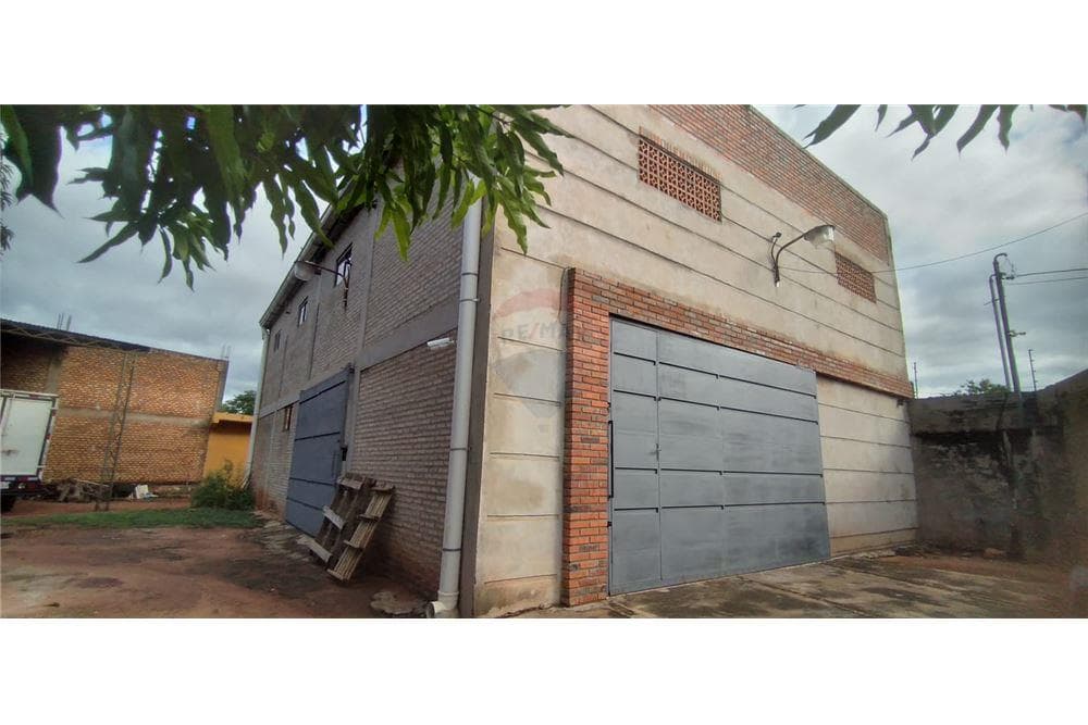 Tinglado con amplio patio en venta, foto 2