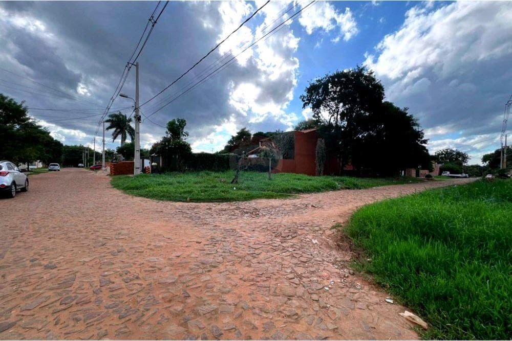 En venta terreno en esquina [Luque], foto 2